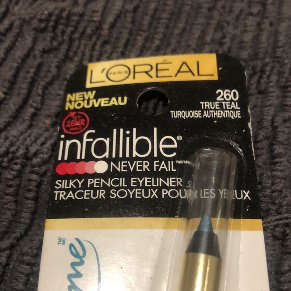L’Oréal silky, pencil, eyeliner, bold color, teal turquoise - Picture 2 of 4